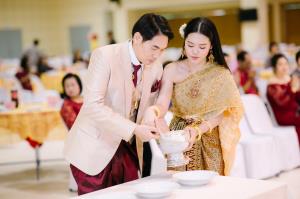 ชุดไทยเจ้าสาว ชุดไทยจักรพรรดิ์ เช่าที่แบมบี้ เวดดิ้ง ห้วยขวาง